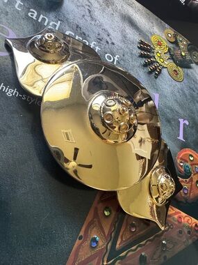 Alexis Kirk vintage Gold tone preowned buckle